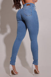 Calça jeans modeladora lipo e empina bumbum clara skinny